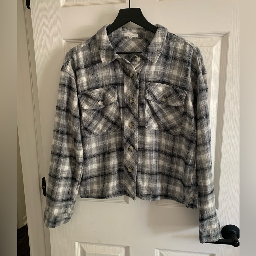 Maurices Gray Plaid women’s Shirt